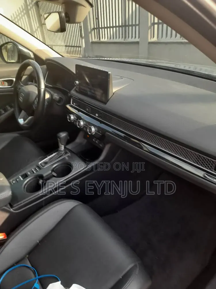Honda Civic 2025 Silver