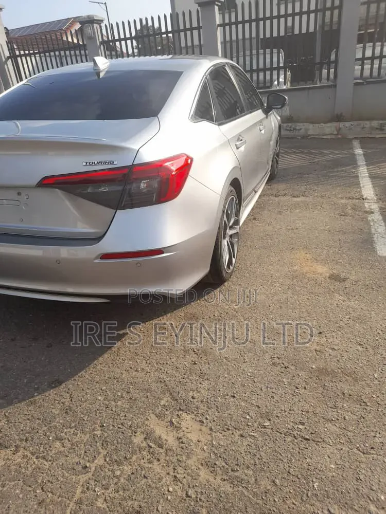 Honda Civic 2025 Silver