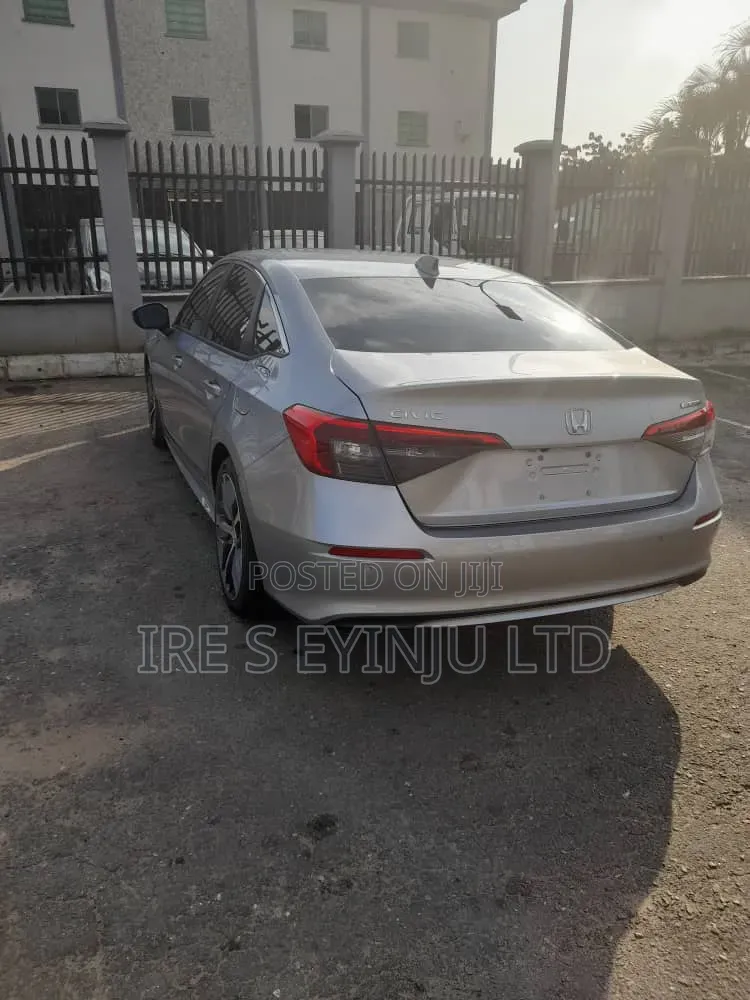 Honda Civic 2025 Silver