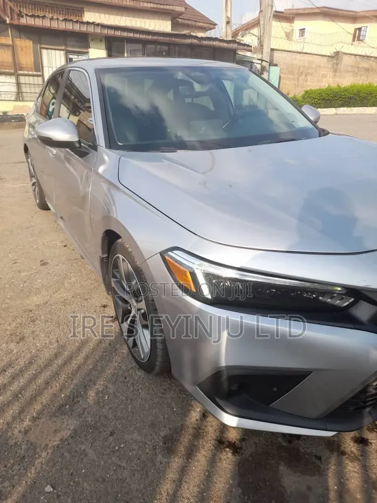Honda Civic 2025 Silver