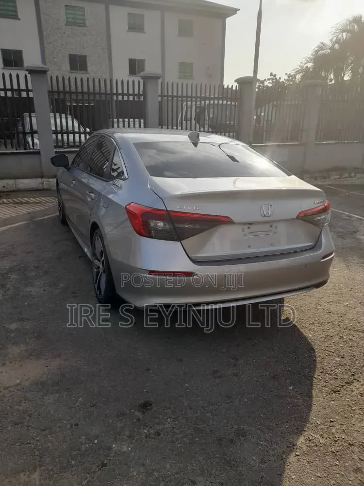Honda Civic 2025 Silver