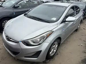 Hyundai Elantra Limited 4dr Sedan (1.8L 4cyl 6A) 2014 Silver