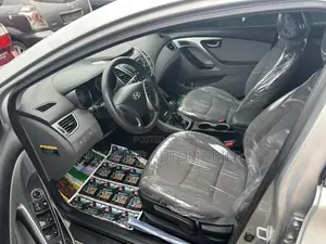 Hyundai Elantra Limited 4dr Sedan (1.8L 4cyl 6A) 2014 Silver