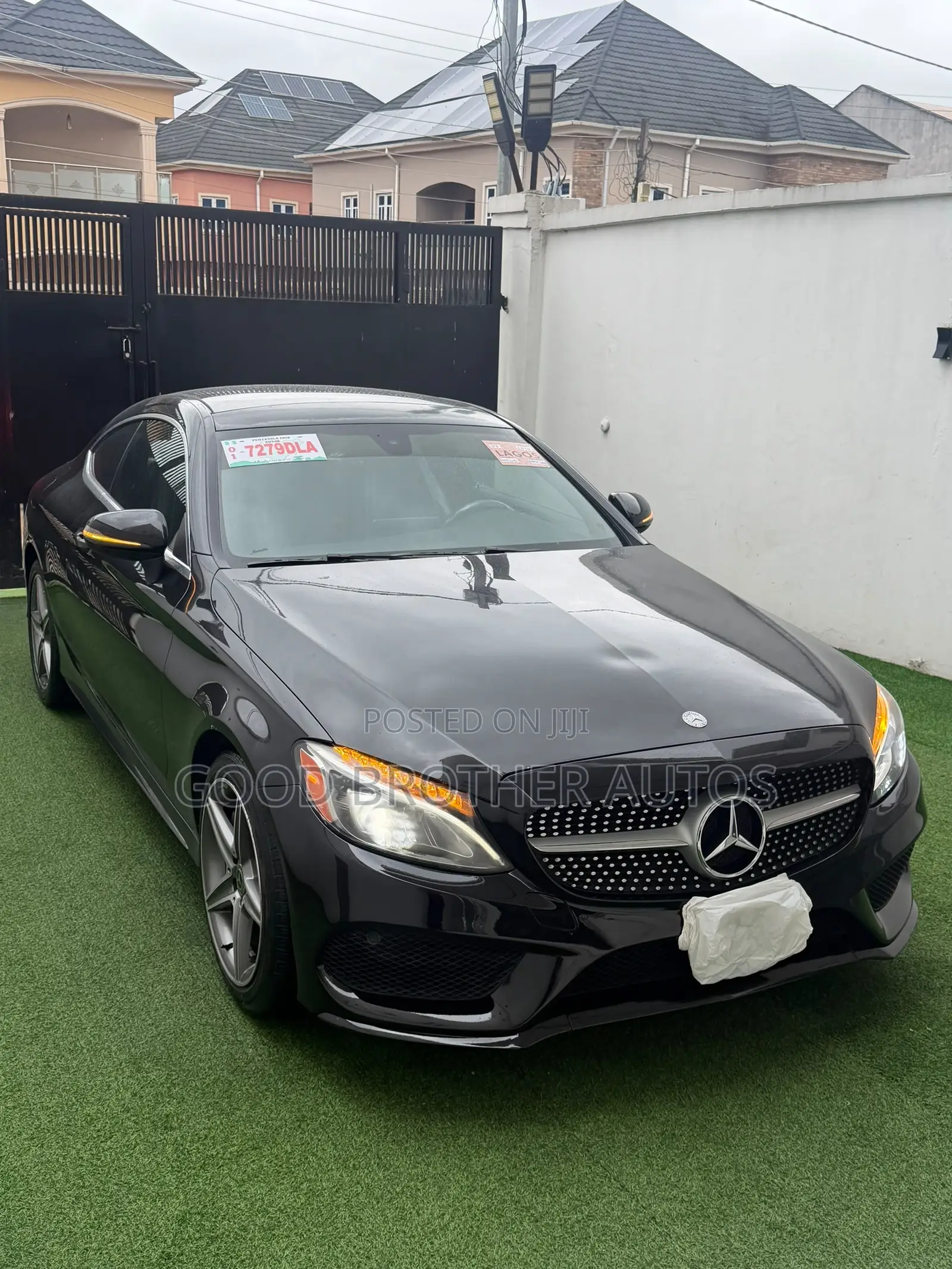 Mercedes-Benz C300 2017 Black