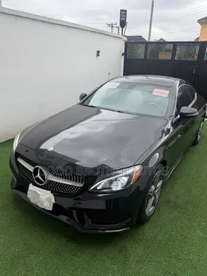 Mercedes-Benz C300 2017 Black