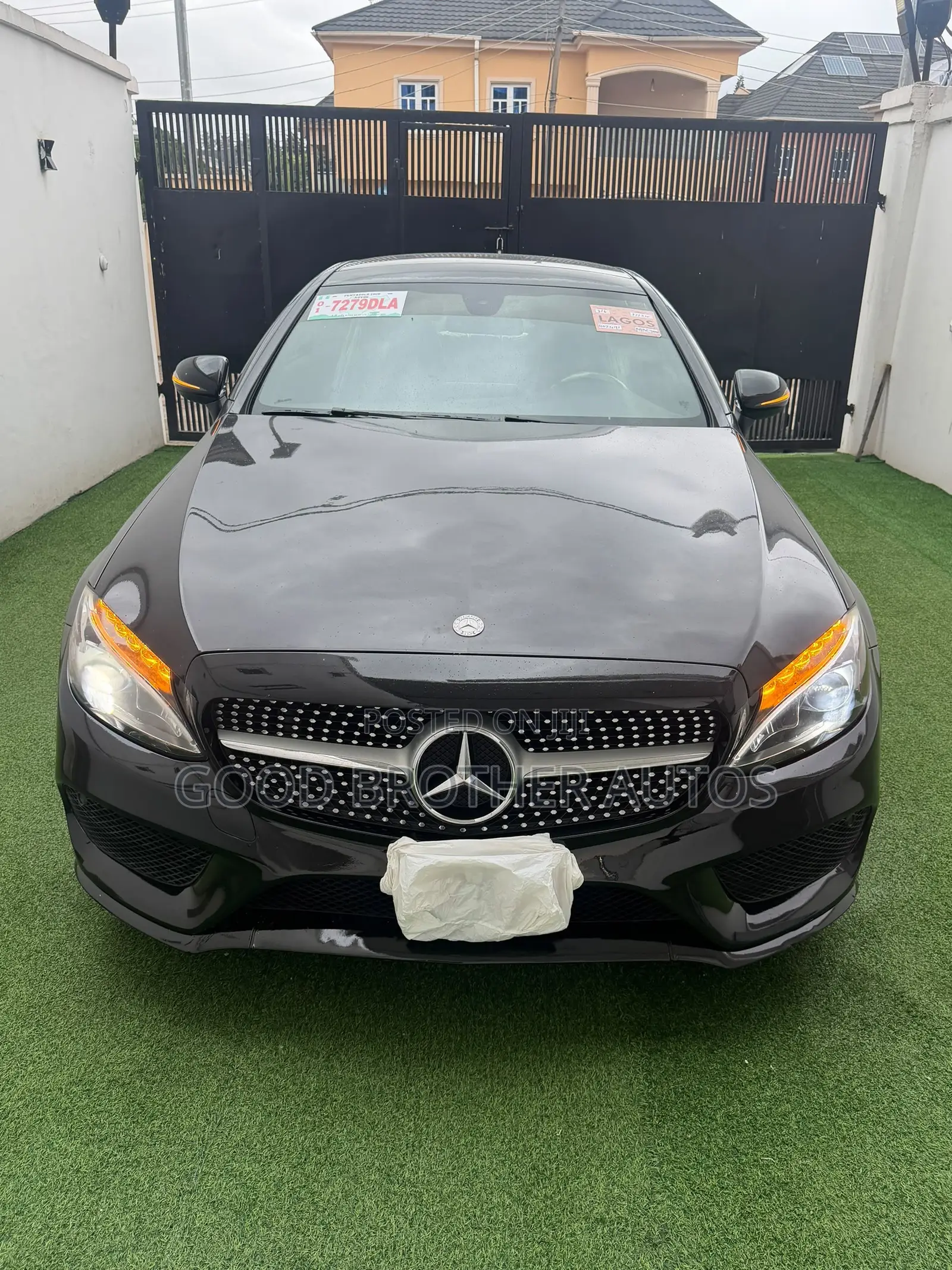 Mercedes-Benz C300 2017 Black