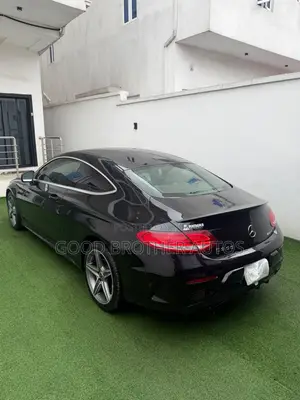 Mercedes-Benz C300 2017 Black
