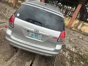 Toyota Matrix 2004 Silver