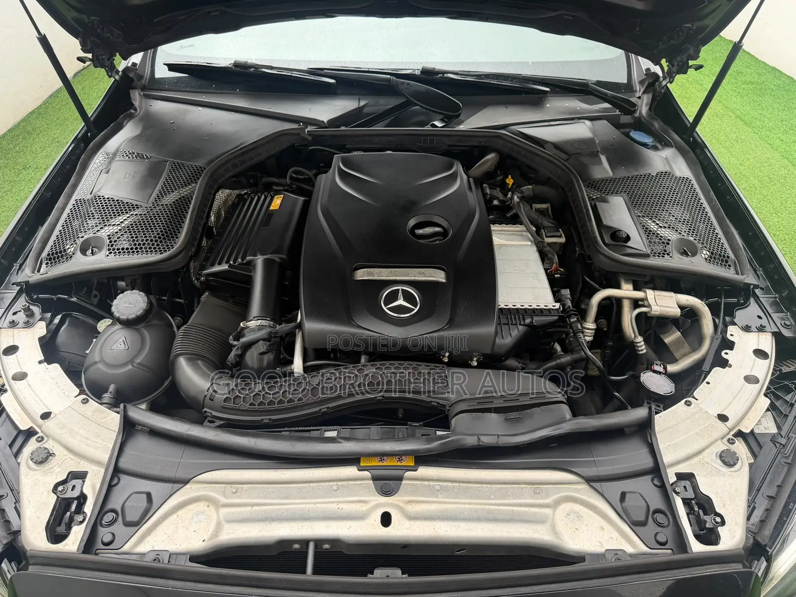 Mercedes-Benz C300 2017 Black