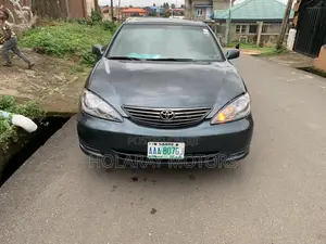 Toyota Camry LE 4dr Sedan (2.4L 4cyl 5A) 2005 Green