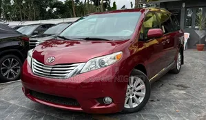 Toyota Sienna 2012 Red