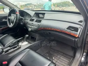 Honda Crosstour 2011 Black