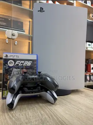 PlayStation 5 + 7 Games and 2pads