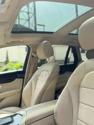 Mercedes-Benz GLC-Class 2022 Blue
