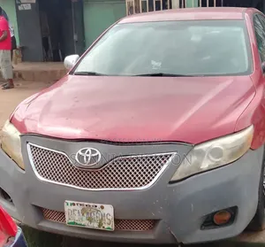 Toyota Camry LE 4dr Sedan (2.5L 4cyl 6AM) 2010 Silver