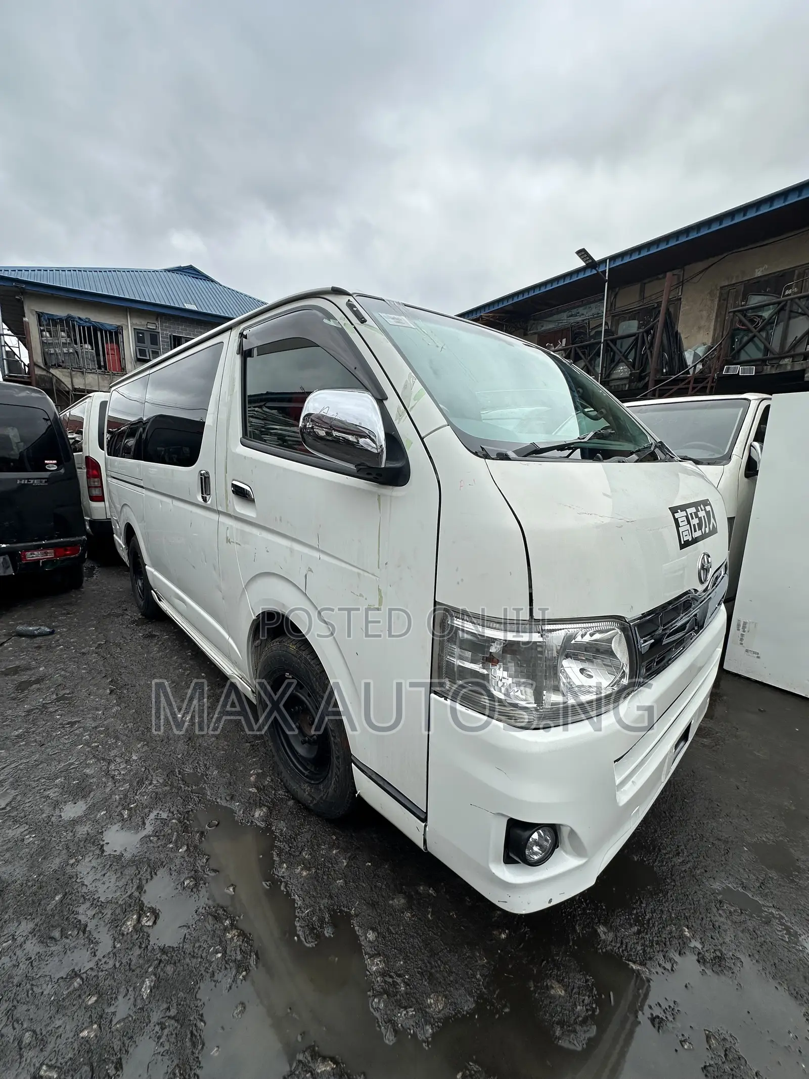 Toyota HiAce 2012 White