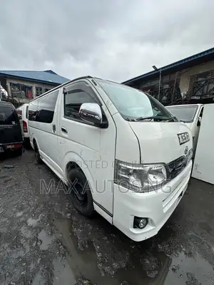 Toyota HiAce 2012 White