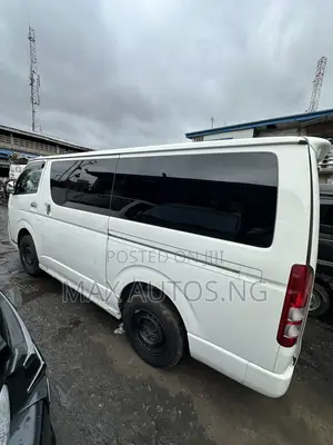 Toyota HiAce 2012 White