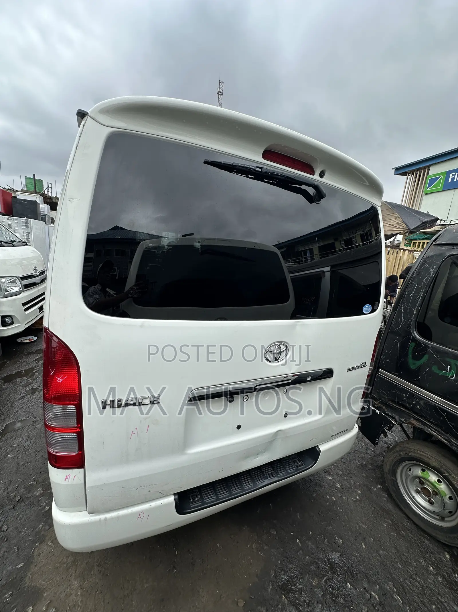 Toyota HiAce 2012 White
