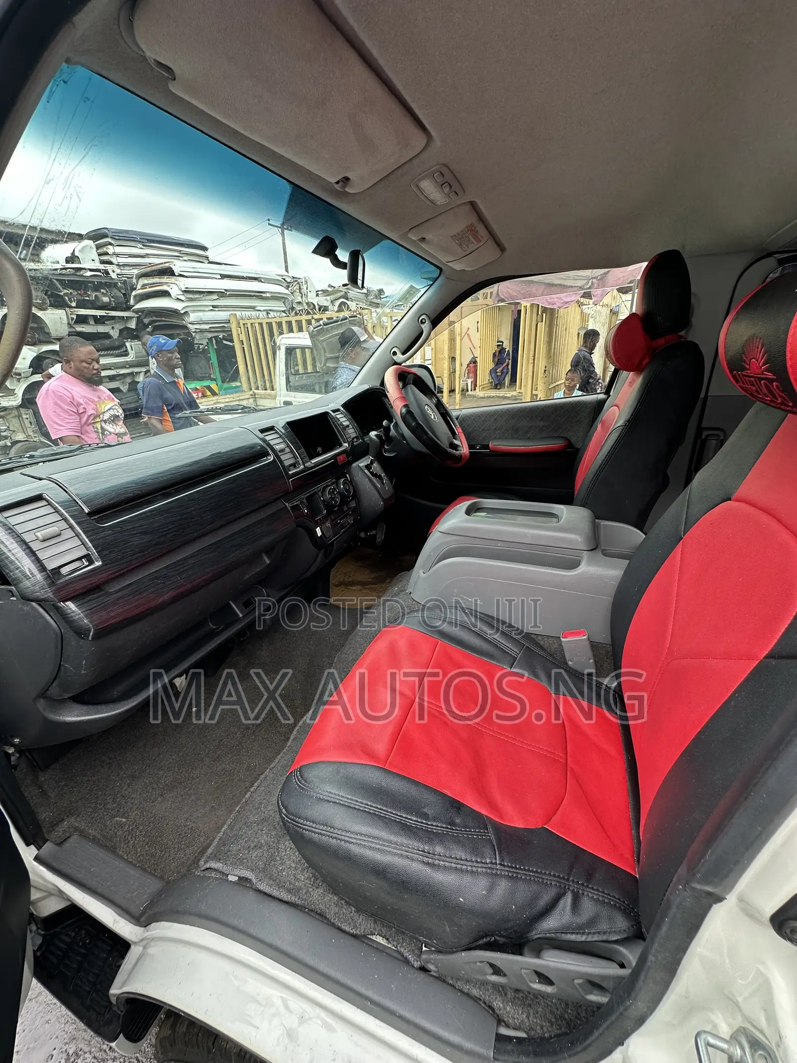 Toyota HiAce 2012 White