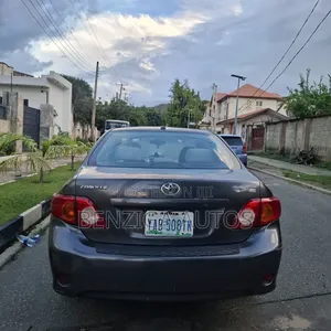 Toyota Corolla 2010 Gray