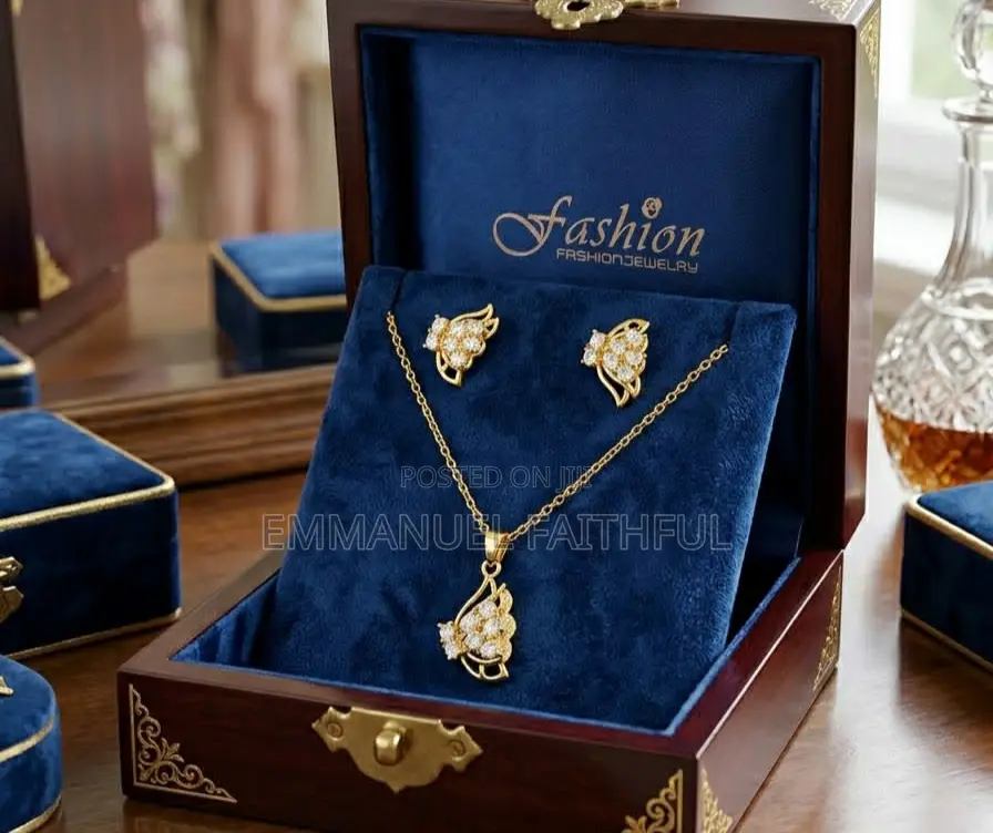 Each Set Earrings + Necklace