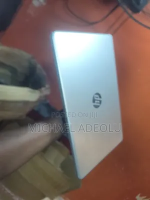 Laptop HP 15-dy2075tg 8GB Intel Core i7 SSD 256GB