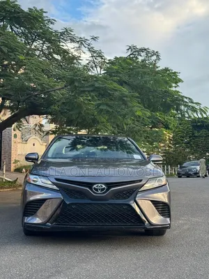 Toyota Camry XSE FWD (2.5L 4cyl 8AM) 2018 Gray