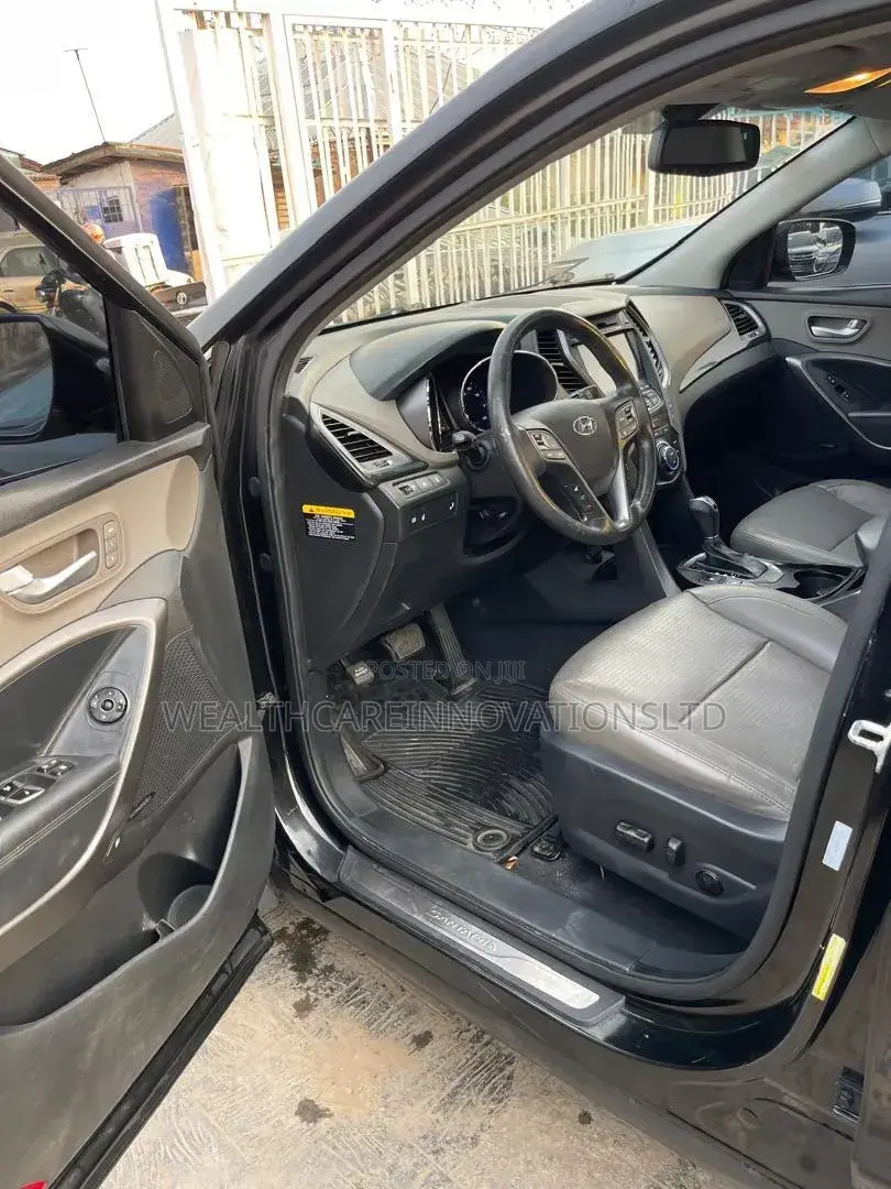 Hyundai Santa Fe 2014 Black