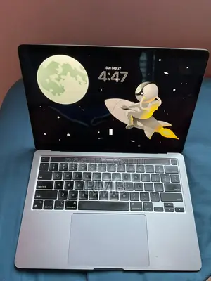 Laptop Apple MacBook Pro 2022 M2 8GB Apple M2 SSD 256GB