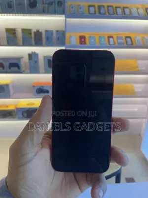 Apple iPhone 13 128 GB Red
