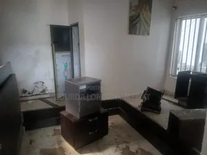 20bdrm House in Lekki Phase 1 for rent
