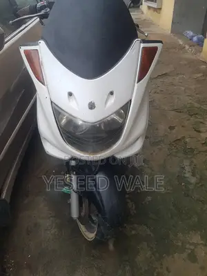 Yamaha Majesty 2015 White
