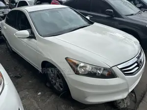 Honda Accord Sedan SE 2011 White