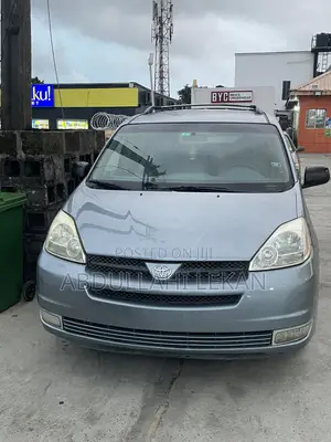 Toyota Sienna LE FWD (3.3L V6 5A) 2004 Blue