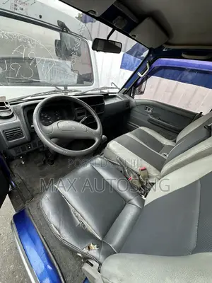 Ford E250 2005 Blue