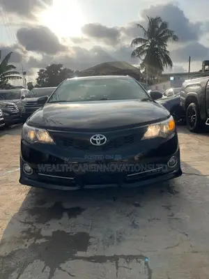 Toyota Camry SE 4dr Sedan (2.5L 4cyl 6A) 2014 Black