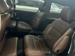 Toyota Sienna Limited Premium 7 Passenger (3.5L 6cyl 8A) 2017 Beige