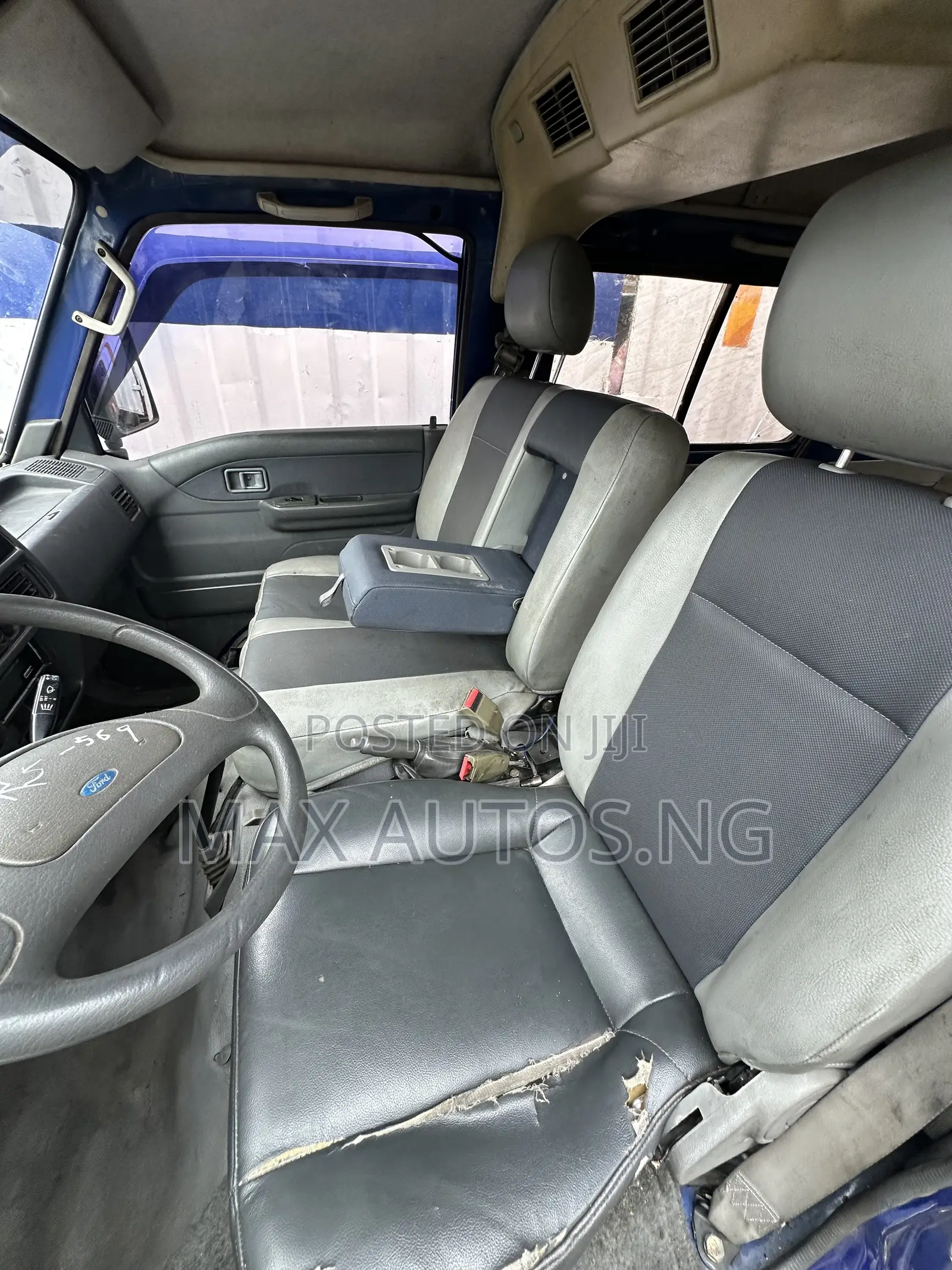 Ford E250 2005 Blue