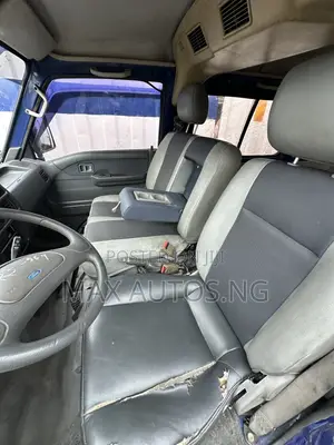 Ford E250 2005 Blue