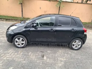 Toyota Yaris 2011 Black