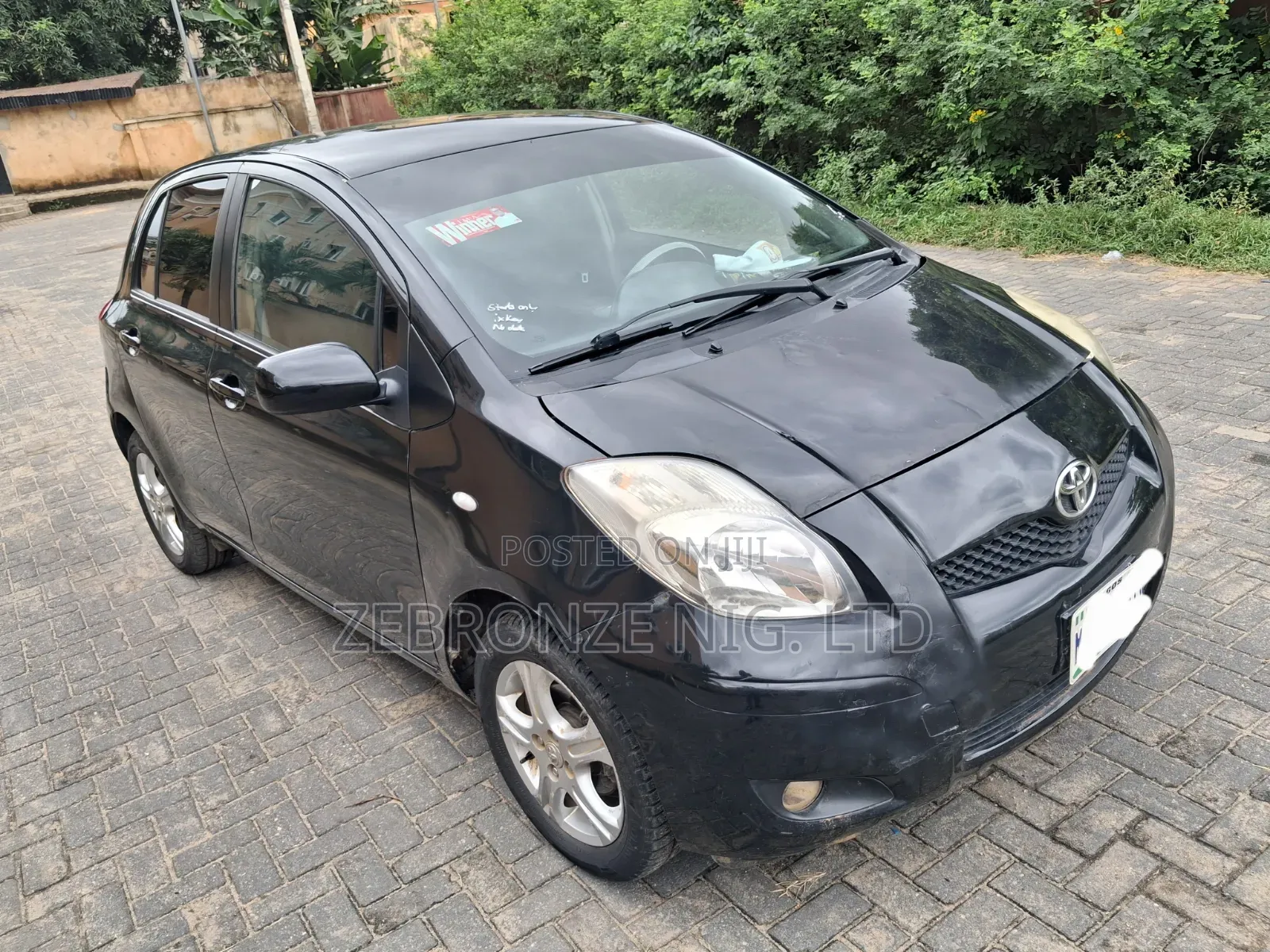 Toyota Yaris 2011 Black