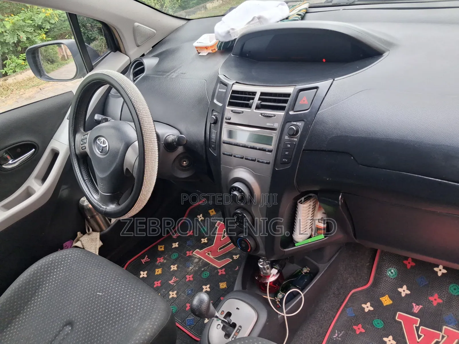 Toyota Yaris 2011 Black
