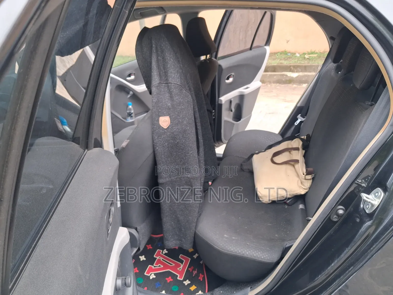 Toyota Yaris 2011 Black