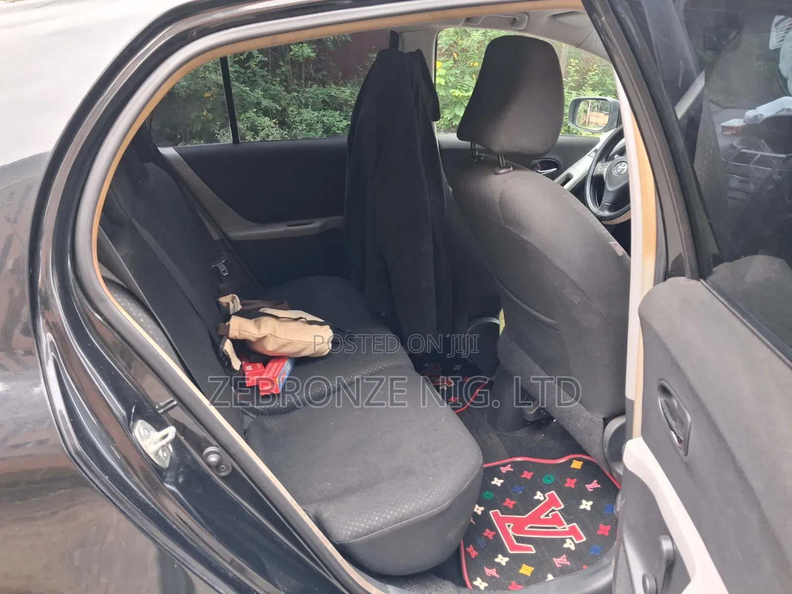 Toyota Yaris 2011 Black