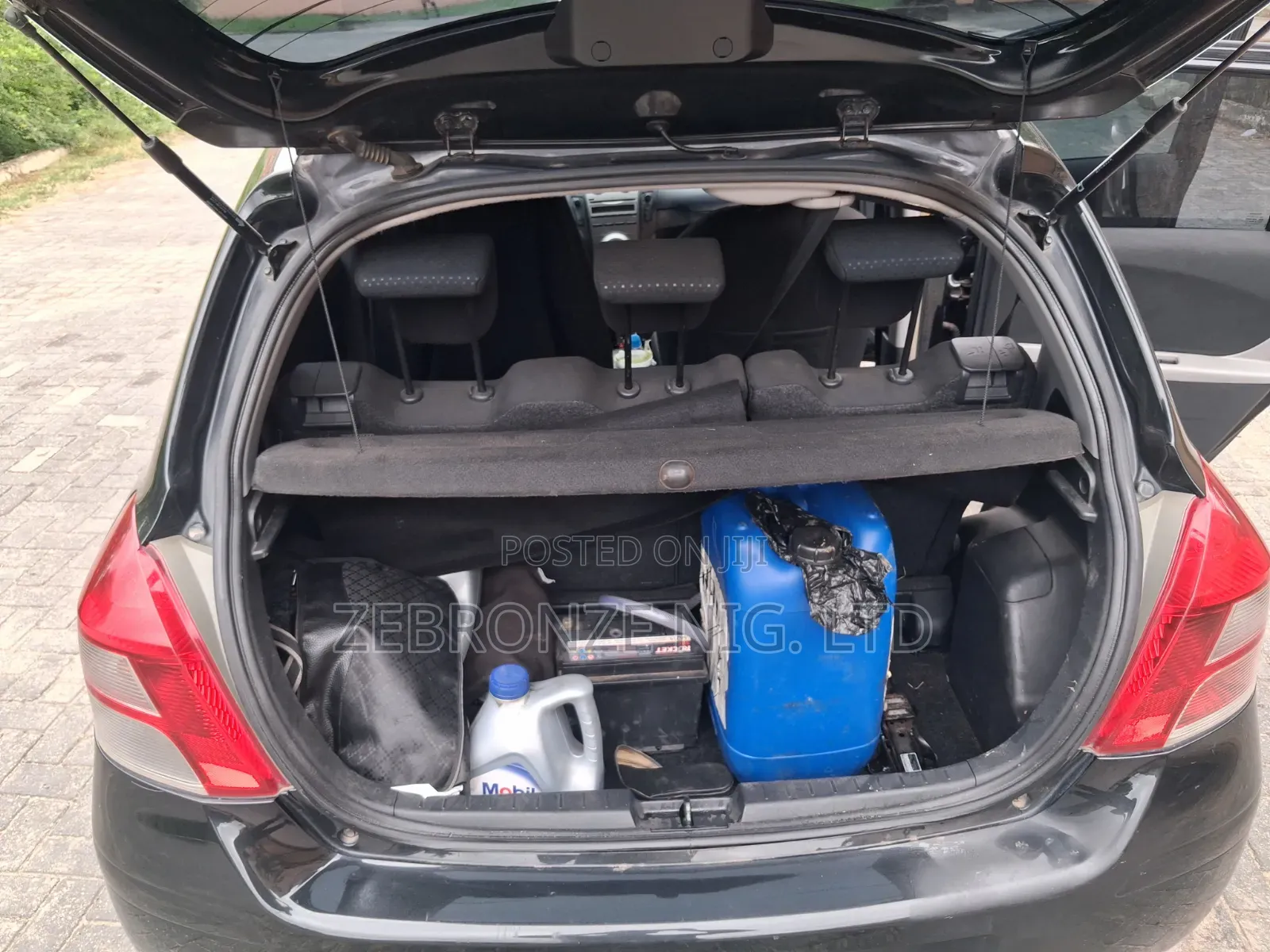 Toyota Yaris 2011 Black