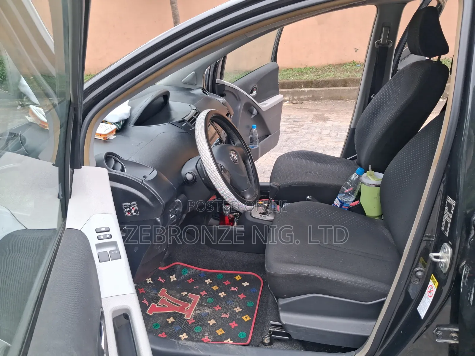Toyota Yaris 2011 Black