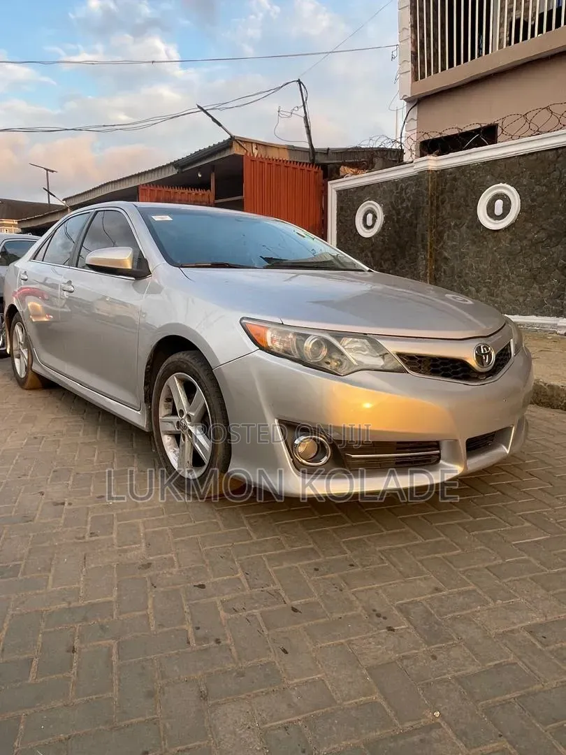 Toyota Camry 2014 Silver