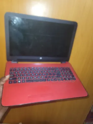Laptop HP 15-da2933nia 4GB AMD A8 HDD 250GB
