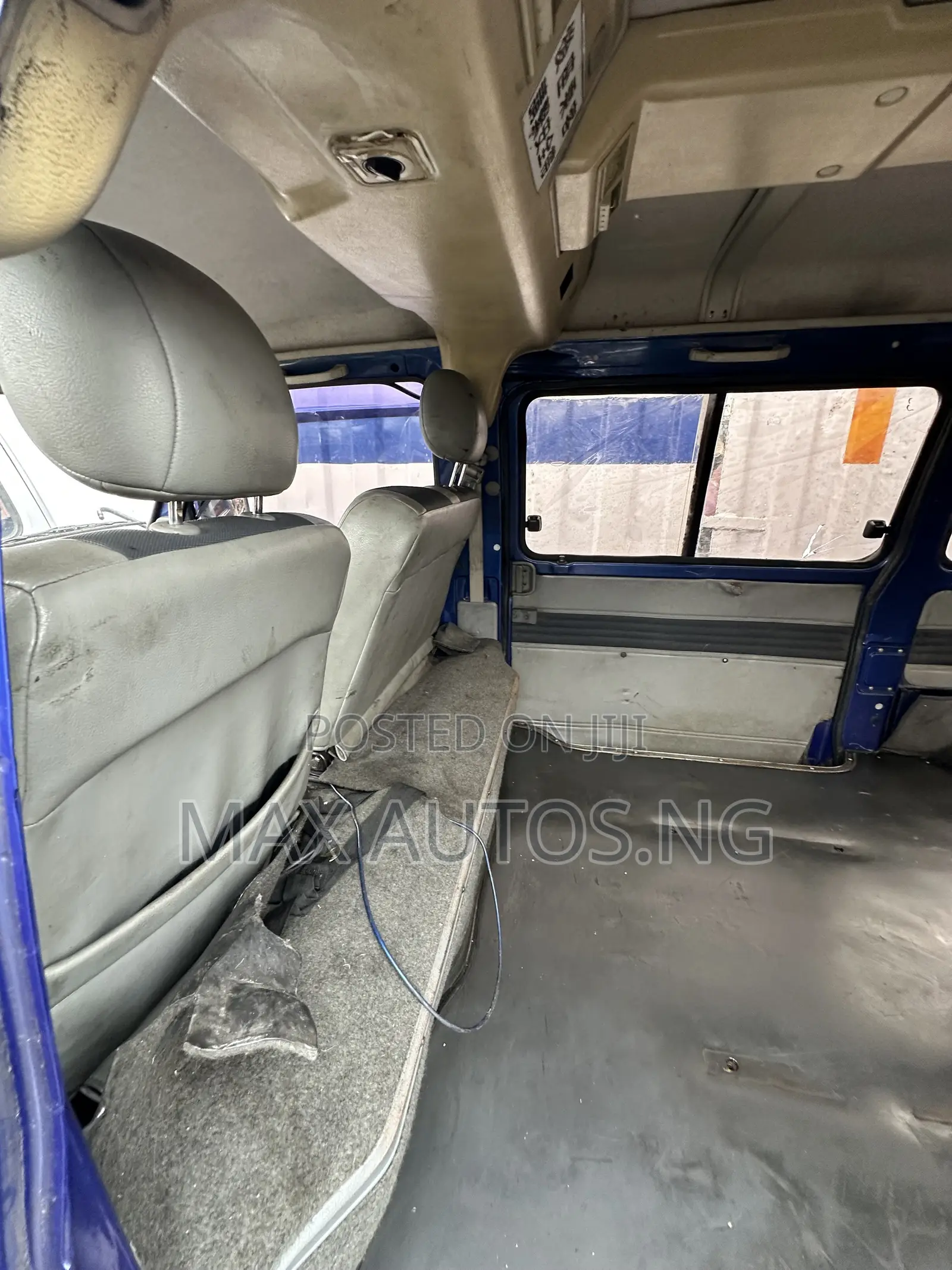Ford E250 2005 Blue